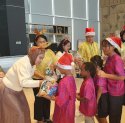 Mercure Makassar Gelar 'Christmas Light Celebration 2025', Libatkan Anak Panti Asuhan