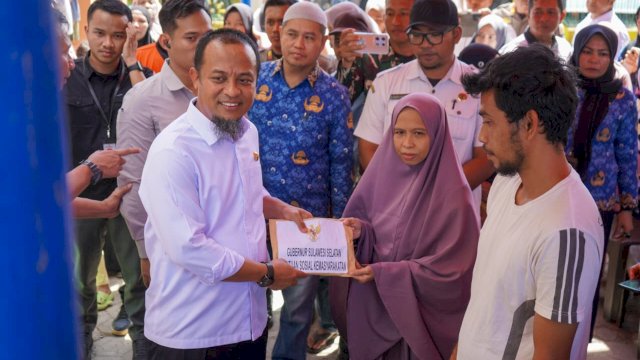 Pemkab Pinrang Terima Bantuan Pemprov Sulsel untuk Korban Angin Kencang di Larinsang