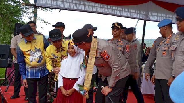 Puluhan Tahun Bertaruh Nyawa, Warga Tiga Desa di Soppeng Kini Nikmati Jembatan Gantung Satya Haprabu