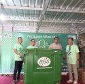 Rayakan Milad ke-22, KSPPS Bakti Huria Syariah Serahkan Bak Sampah ke PD Pasar