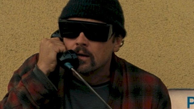 Leonardo DiCaprio dalam film One Battle After Another.