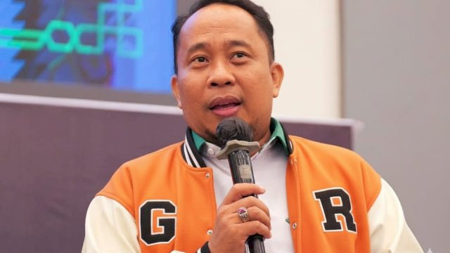  Ketua DPW Gerakan Rakyat Sulawesi Selatan, Asri Tadda