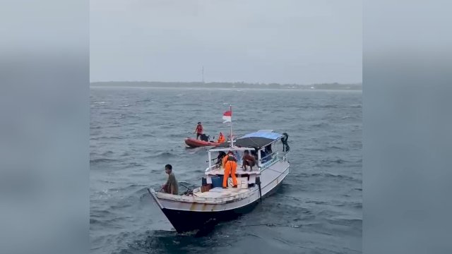 Perahu Terbawa Arus hingga Selayar, Tiga Nelayan Pangkep Selamat