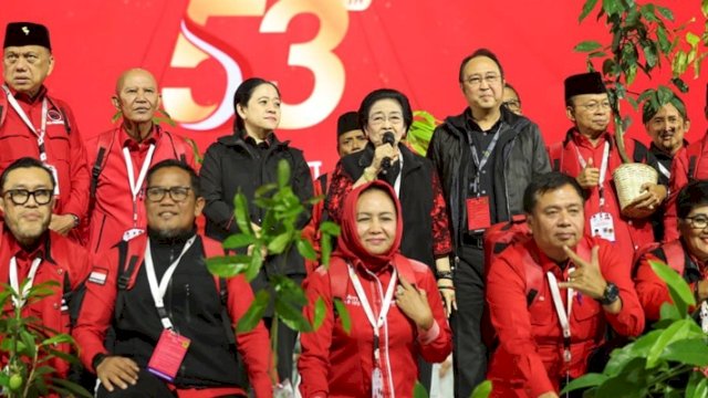 Ketua Umum DPP PDIP Megawati Soekarnoputri (tengah) di kawasan Ancol, Jakarta, Senin, 12 Januari 2026. (Foto: Dokumentasi PDIP)