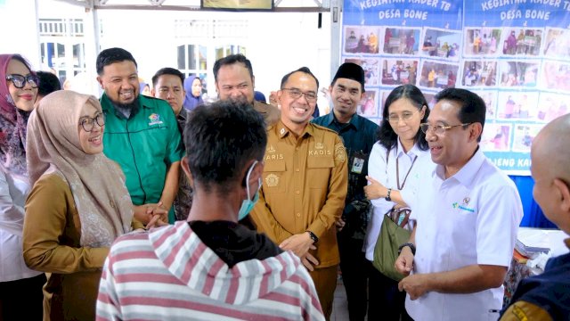 Dorong Peningkatan Ekonomi Masyarakat, Pemkab Gowa Serahkan Bantuan Peralatan UMKM