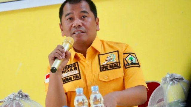  Rahman Pina menjabat sebagai Plt Sekretaris Golkar Sulsel. 