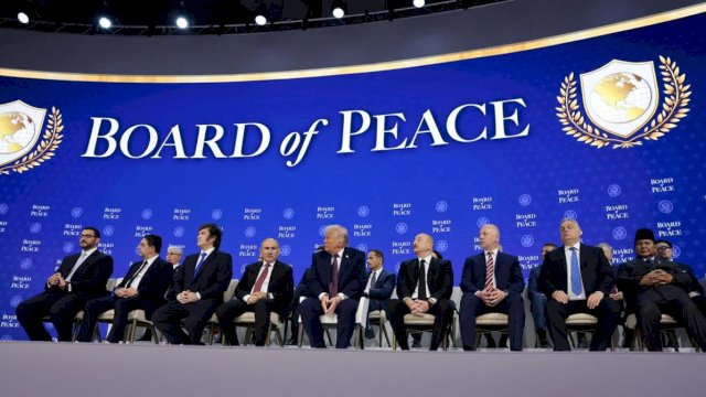 Board of Peace atau Dewan Perdamaian, forum internasional yang diinisiasi Presiden AS, Donald Trump. (REUTERS/Jonathan Ernst)