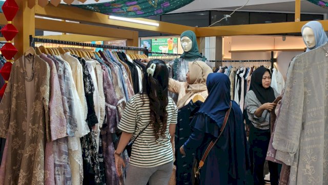 Lonjakan pengunjung ini terlihat paling signifikan pada sektor fashion.