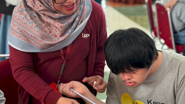 Kegiatan ini diikuti oleh 75 anak berkebutuhan khusus di Madrid Hall, Akkarena, Sabtu (4/4).