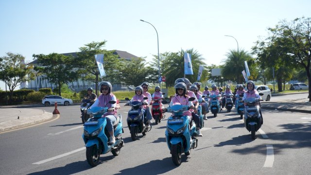 Srikandi PLN UID Sulselrabar mengadakan Kegiatan SUNMORI (Sunday Morning Ride) sebagai bagian dari kampanye sosialisi penggunaan kendaraan listrik.