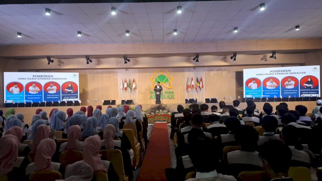 SMAS Islam Athirah Tamatkan 121 Siswa, Cetak Lulusan Berprestasi Akademik dan Al-Quran