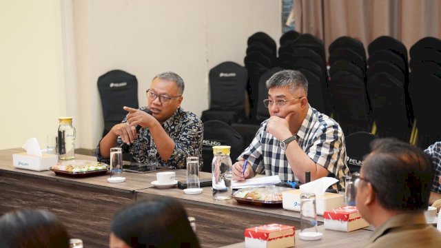 Dirut Pelindo Tinjau Operasional di Makassar, Tekankan Sinergi dan Efisiensi