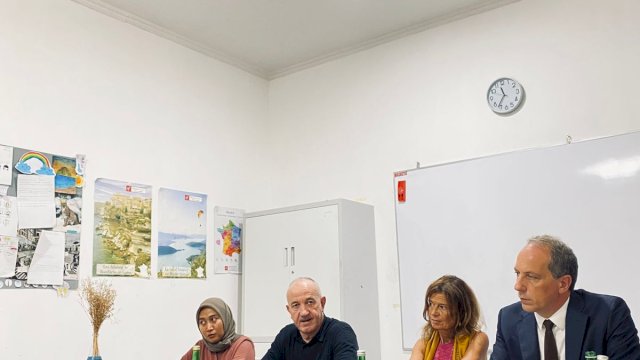 Duta Besar Prancis untuk Indonesia, Y.M. Fabien Penone, Karina Hocine, editor dan Sekretaris Jenderal dari penerbit legendaris Prancis,&nbsp;&Eacute;ditions Gallimard, dan Philippe Claudel, penulis kenamaan sekaligus Presiden&nbsp;Acad&eacute;mie Goncourt.