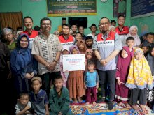 Pertamina Patra Niaga Sulawesi Salurkan Bantuan Sosial ke Yayasan Al Aqza Makassar