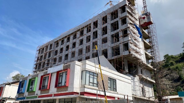 Perkuat Pasar Sulbar, Kalla Beton Suplai Ribuan Kubik Material Proyek Hotel di Morowali