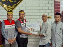 Pertamina Patra Niaga Regional Sulawesi Salurkan Santunan untuk Masjid dan Panti Asuhan