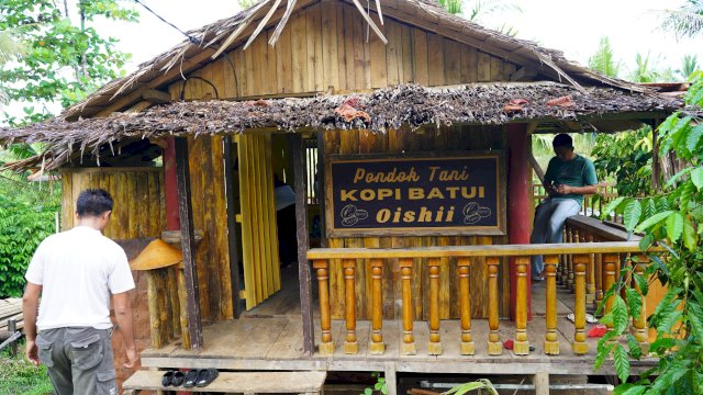 PLN UIP Sulawesi melihat potensi Kelompok Petani Kopi Batui dalam merintis "Kopi Batui Oishii" untuk berbisnis, serta membuktikan bahwa petani lokal bisa mandiri.