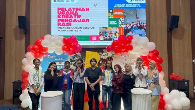 Pertamina IT Bitung Latih Pengajar Rumah Anak Pesisir Keterampilan Dekorasi Acara