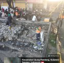 Respons Cepat Aduan Netizen, Satgas Kecamatan Ujung Pandang Bersihkan Tumpukan Sampah di Pantai Losari