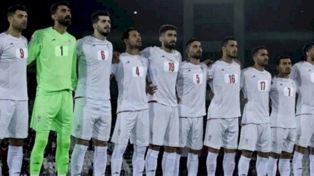 Dilansir dari Al Jazeera, skuad pemain Tim Nasional Iran dipastikan tetap mengantongi visa masuk ke Amerika Serikat untuk berlaga di Piala Dunia 2026, meski belasan ofisial dan jajaran petinggi federasi mereka resmi dicekal oleh otoritas Washington.