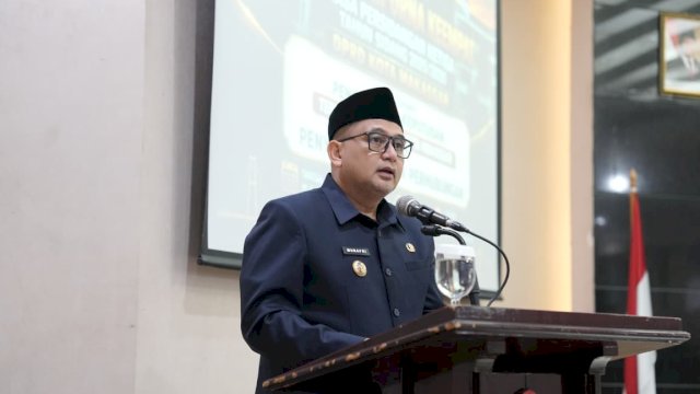 Wali Kota Makassar, Munafri Arifuddin, memberikan sambutan dalam rapat paripurna di Gedung DPRD Kota Makassar, Kamis (11/6/2026). Agenda paripurna ini resmi mengesahkan Perda Penyelenggaraan Perhubungan dan menggodok Ranperda Pengendalian Pemanfaatan Ruang dan Bangunan.
