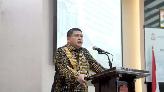 Wali Kota Makassar Munafri Arifuddin saat memberikan arahan teknis kepada seluruh kepala SKPD dan camat dalam Rapat Monev APBD Triwulan I di Balai Kota Makassar.