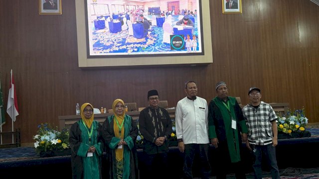 Tim pemantau dari Pemerintah Kota Makassar bersama jajaran panitia dan dewan hakim saat meninjau langsung pelaksanaan babak final salah satu cabang lomba di arena MTQ XXXIV Sulsel, Kabupaten Maros.