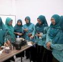 Ubah Limbah Jadi Rupiah, TP PKK Makassar Latih Kader Produksi Eco Enzyme dan Lilin Minyak Jelantah