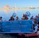 Novotel Makassar Gandeng Pemkot Bersihkan 350 Kg Sampah di Pantai Losari
