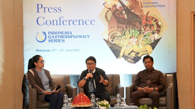Suasana konferensi pers penyelenggaraan Indonesia Gastrodiplomacy Series (IGS): Diplomatic Tour Goes to Makassar yang akan berlangsung pada 23&ndash;25 Juni 2026, Senin (22/6/2026).