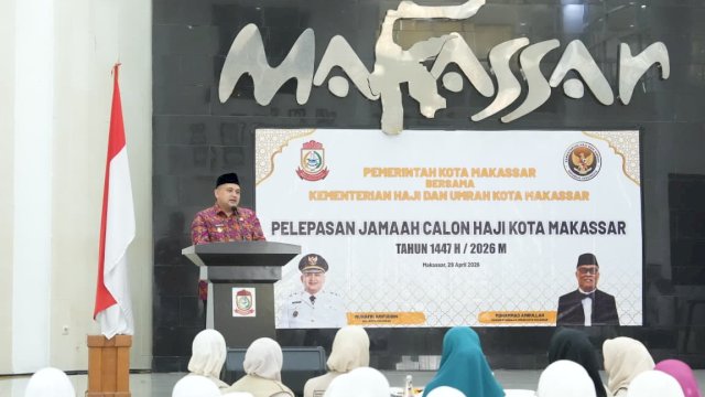 Wali Kota Makassar, Munafri Arifuddin, memberikan arahan dan pesan kepada Jemaah Calon Haji Kota Makassar dalam prosesi pelepasan di Baruga Anging Mammiri, Rumah Jabatan Wali Kota Makassar, Rabu (29/4/2026).