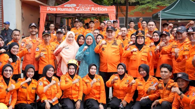 Wali Kota Makassar, Munafri Arifuddin, bersama Wakil Wali Kota Aliyah Mustika Ilham dan jajaran BPBD Kota Makassar dalam peringatan Hari Kesiapsiagaan Bencana (HKB) Tahun 2026 di Jalan Kerung-Kerung, Rabu (29/4/2026).