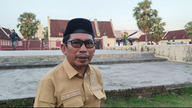 Anggota Komisi D DPRD Kota Makassar, Muchlis A. Misbah, saat memberikan keterangan pers terkait dukungan penuh legislatif terhadap pelaksanaan Indonesia Gastrodiplomacy Series (IGS) 2026 di Benteng Fort Rotterdam, Makassar, Rabu (24/6/2026).