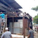 Wujud Sinergi Warga dan Pemerintah, Lapak di Atas Drainase Tamalanrea Dibongkar Sukarela