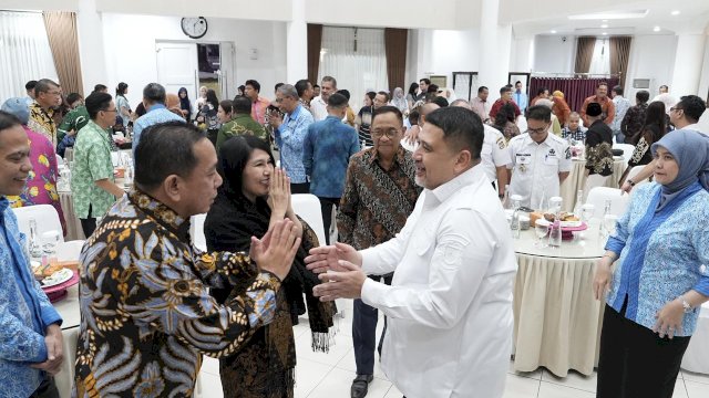 Wali Kota Makassar, Munafri Arifuddin, dan Wakil Wali Kota Makassar, Aliyah Mustika Ilham, menyambut hangat para delegasi Rapat Kerja Nasional (Rakernas) II ASITA dalam acara ramah tamah di Baruga Anging Mammiri, Rabu (6/5/2026).