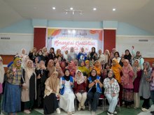 GMTD Latih Puluhan Ibu Komunitas Down Syndrome Makassar Bikin Kerajinan Tangan