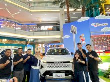 Mesin Lebih Garang, New Hilux Resmi Meluncur di Makassar