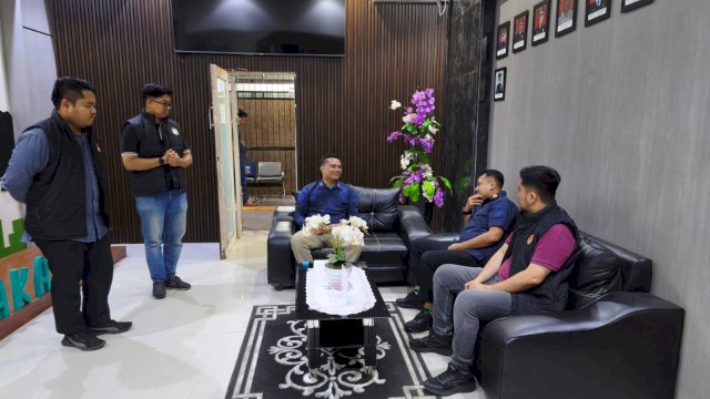 Kanim Parepare Limpahkan Deteni WN Kamerun ke Rudenim Makassar
