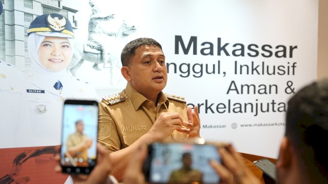Wali Kota Makassar, Munafri Arifuddin, saat menyampaikan instruksi kepada seluruh camat untuk menggelar nonton bareng (nobar) Piala Dunia 2026 yang melibatkan UMKM dan PKL di 15 kecamatan.