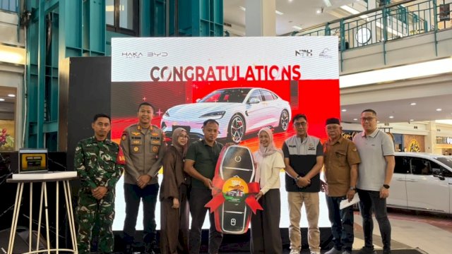 Program Shop & Greet Kalla Property Usai, Achmad Muhammad Bawa Pulang BYD Seal Performance