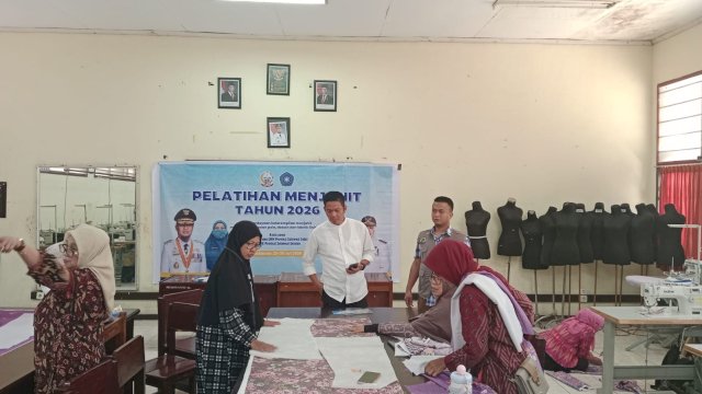 Dari Desa ke Pasar Nasional: Strategi Diskop UKM dan PKK Sulsel Cetak Penjahit Handal