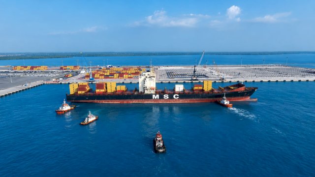 PT Jasa Armada Indonesia Layani Penyandaran Kapal Panamax MSC BREMERHAVEN V di Pelabuhan Patimban
