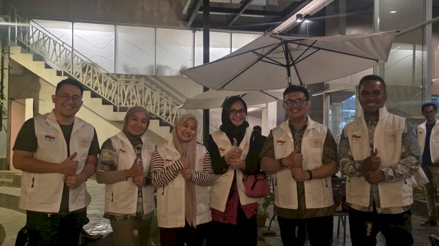 Calon Pengurus Perhumas saat melakukan Gladi di Wisma Kalla, Kamis Malam (6/8/26). 