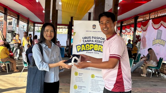 Semarakkan HUT RI ke-81, Imigrasi Parepare Hadirkan Layanan PaspoRia di CFD Tana Toraja