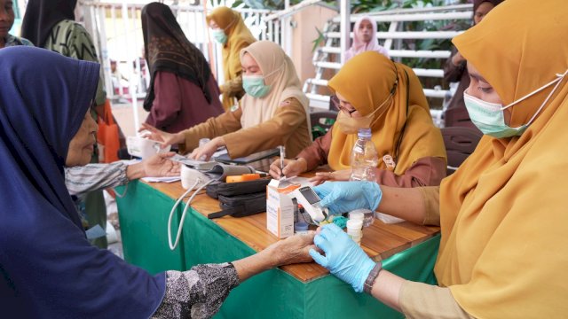 Sambut HUT ke-81 RI, Pelindo Beri Pemeriksaan Kesehatan Gratis untuk 200 Balita dan Lansia di Makassar
