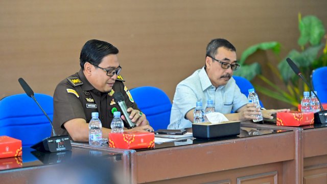 Suasana kegiatan penyuluhan hukum dan pencegahan tindak pidana korupsi yang diinisiasi oleh Perumda Air Minum Kota Makassar bekerja sama dengan Kejaksaan Tinggi Sulawesi Selatan di Aula Tirta Dharma, Kamis (20/8/2026).