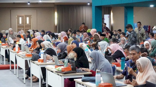 180 Kepala Sekolah di Makassar Ikuti Workshop Transformasi Digital Sekolah Islam Athirah