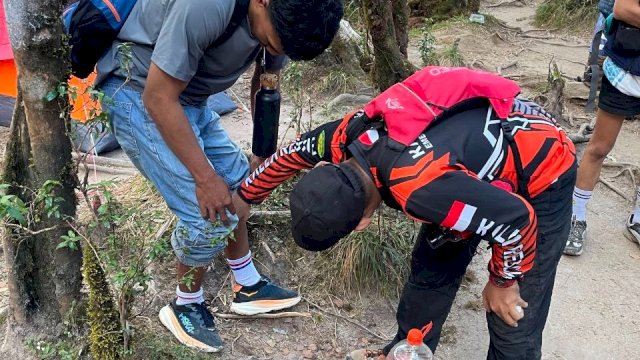 Perkuat Tim SAR Gabungan, Kalla Rescue  Siaga Kemanusiaan di Gunung Bawakaraeng