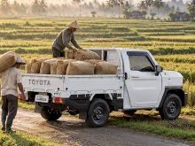Kalla Toyota Catat Kenaikan Penjualan, Hilux Rangga Kuasai 51,4 Persen Pangsa Pasar Pick Up Medium