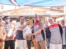 Pertamina Patra Niaga Regional Sulawesi Bagikan 2.000 Paket Sembako di Wilayah Operasional